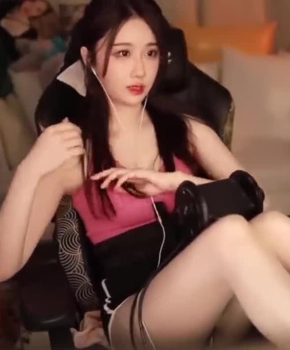 1017105942.jpg ASMR 舒服的舔耳口腔音,采耳 _ 轩子巨2兔